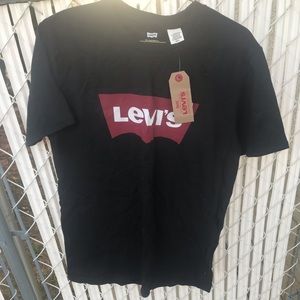 Levi's tee